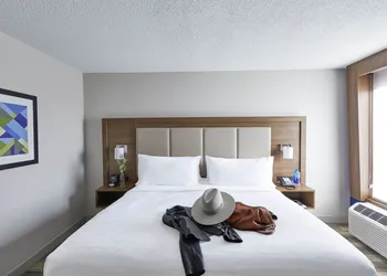 Holiday Inn Express Nashville Downtown - Broadway by IHG hotel thumbnail 8