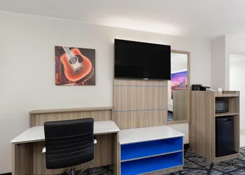 La Quinta Inn by Wyndham Nashville South hotel thumbnail 7
