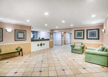 La Quinta Inn & Suites by Wyndham Nashville Franklin hotel thumbnail 2