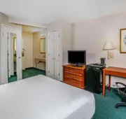 La Quinta Inn & Suites by Wyndham Nashville Franklin hotel detail image 4