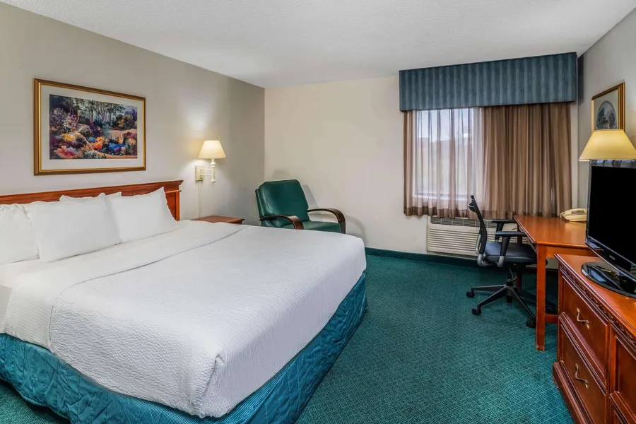 La Quinta Inn & Suites by Wyndham Nashville Franklin hotel detail image 6