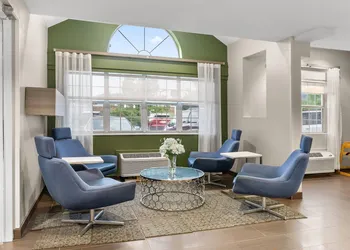 Quality Inn & Suites Nashville - Bellevue hotel thumbnail 2