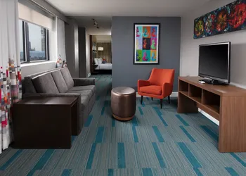 Aloft Nashville West End hotel thumbnail 3