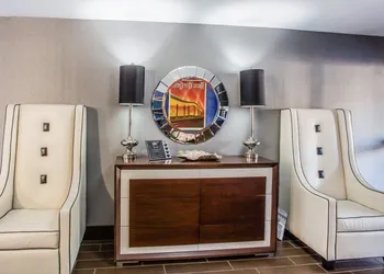 Quality Suites Nashville Airport hotel thumbnail 4