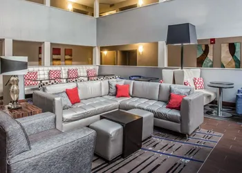 Quality Suites Nashville Airport hotel thumbnail 6
