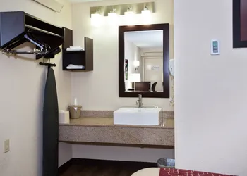 Red Roof Inn PLUS+ Nashville South - Fairgrounds hotel thumbnail 8