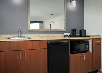 Courtyard by Marriott Virginia Beach Oceanfront/North 37th Street hotel thumbnail 8