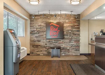 Red Roof Inn Virginia Beach hotel thumbnail 3