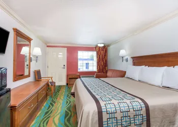 Days Inn by Wyndham Virginia Beach Town Center hotel thumbnail 5