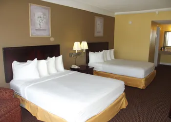 Ambassadors Inn & Suites hotel thumbnail 2