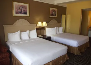 Ambassadors Inn & Suites hotel thumbnail 6