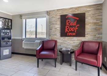 Red Roof Inn Suffolk hotel thumbnail 3