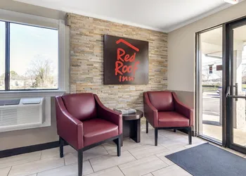 Red Roof Inn Suffolk hotel thumbnail 5