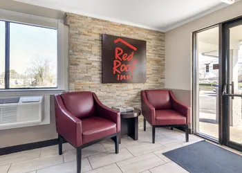 Red Roof Inn Suffolk hotel thumbnail 5
