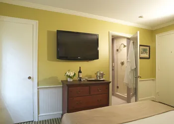 Concord's Colonial Inn hotel thumbnail 2