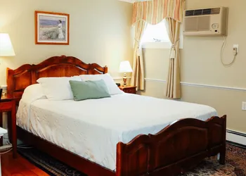 Concord's Colonial Inn hotel thumbnail 8