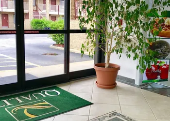 Quality Inn Little Creek hotel thumbnail 2