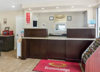 Econo Lodge Virginia Beach Town Center hotel thumbnail 2
