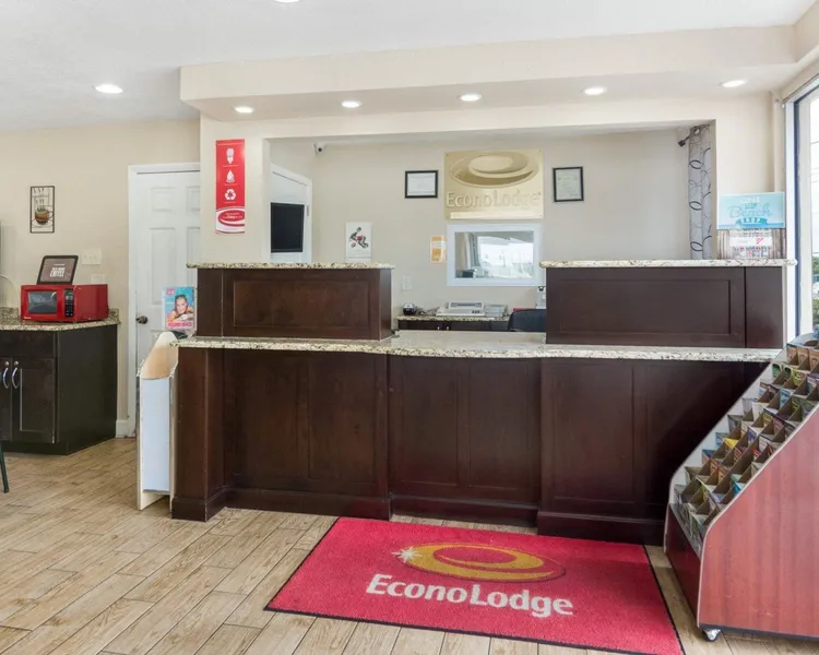 Econo Lodge Virginia Beach Town Center hotel detail image 2