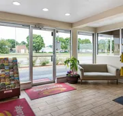 Econo Lodge Virginia Beach Town Center hotel detail image 3