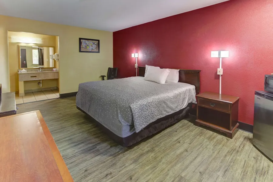 Econo Lodge Virginia Beach Town Center hotel detail image 6
