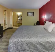 Econo Lodge Virginia Beach Town Center hotel detail image 7