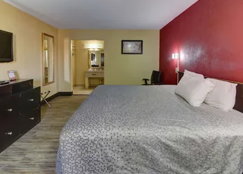 Econo Lodge Virginia Beach Town Center hotel thumbnail 7