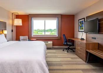 Holiday Inn Express Chesapeake - Norfolk by IHG hotel thumbnail 2