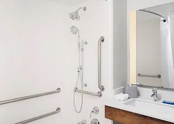 Holiday Inn Express Chesapeake - Norfolk by IHG hotel thumbnail 6