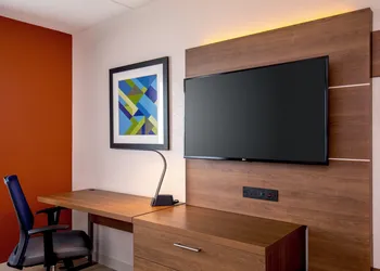 Holiday Inn Express Chesapeake - Norfolk by IHG hotel thumbnail 8