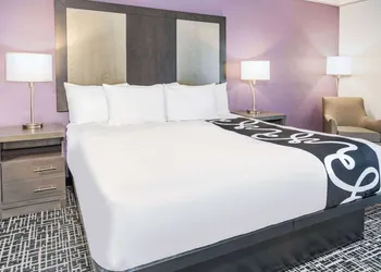 La Quinta Inn & Suites by Wyndham Norfolk hotel thumbnail 4