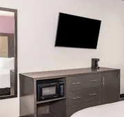 La Quinta Inn & Suites by Wyndham Norfolk hotel detail image 7