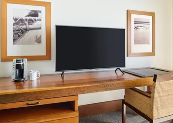 Royal Lahaina Resort & Bungalows hotel thumbnail 8