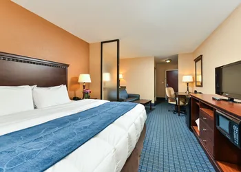 Comfort Suites near MCAS Beaufort hotel thumbnail 4