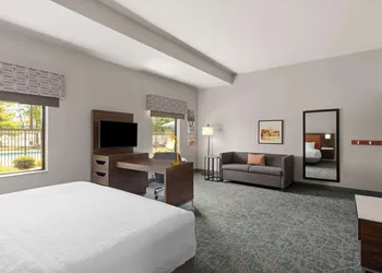 Hampton Inn & Suites Savannah-Airport hotel thumbnail 6
