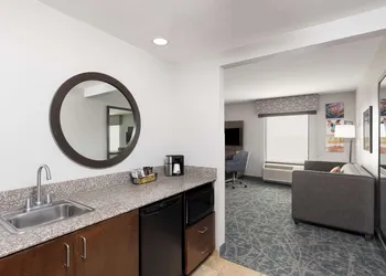 Hampton Inn & Suites Savannah-Airport hotel thumbnail 7
