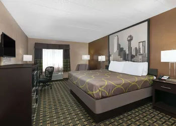 Super 8 by Wyndham Grand Prairie North hotel thumbnail 6