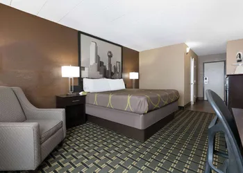 Super 8 by Wyndham Grand Prairie North hotel thumbnail 8