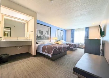 Super 8 by Wyndham Garland/Rowlett/East Dallas Area hotel thumbnail 7