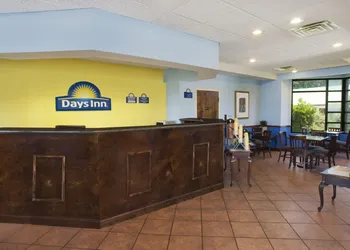 Days Inn by Wyndham Richmond Hill/Savannah hotel thumbnail 3