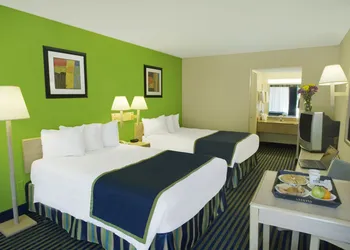 Days Inn by Wyndham Richmond Hill/Savannah hotel thumbnail 5