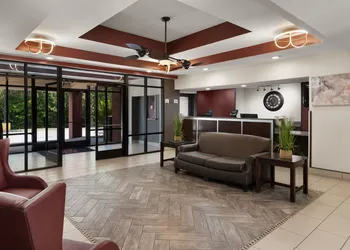 Red Roof Inn & Suites Savannah Airport hotel thumbnail 2