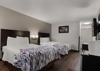 Red Roof Inn & Suites Savannah Airport hotel thumbnail 3