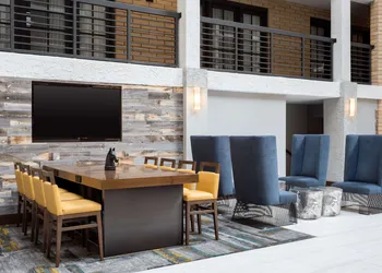 Embassy Suites by Hilton Austin Central hotel thumbnail 3