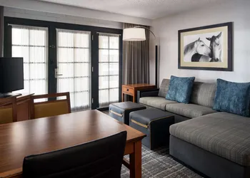 Embassy Suites by Hilton Austin Central hotel thumbnail 7