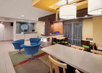 Fairfield Inn & Suites by Marriott Austin-University Area hotel thumbnail 2