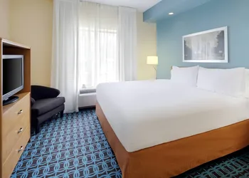Fairfield Inn & Suites by Marriott Austin-University Area hotel thumbnail 7