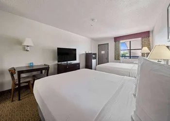 Days Inn by Wyndham Round Rock hotel thumbnail 5