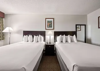 Days Inn by Wyndham Round Rock hotel thumbnail 6