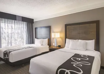La Quinta Inn & Suites by Wyndham Austin Near The Domain hotel thumbnail 8